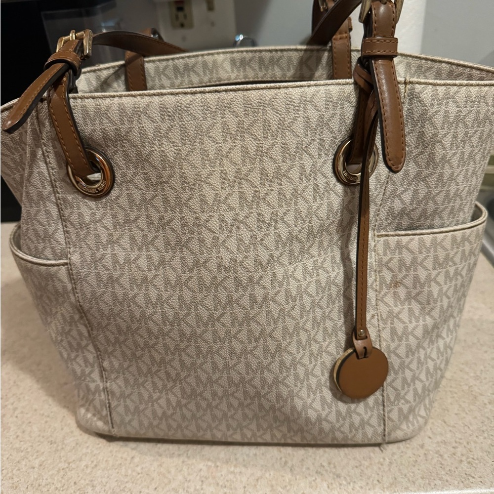 Michael Kors purse